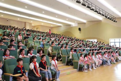 周密部署显担当 贴心服务暖人心——太湖湾实验小学顺利完成2025年一年级新生招生工作