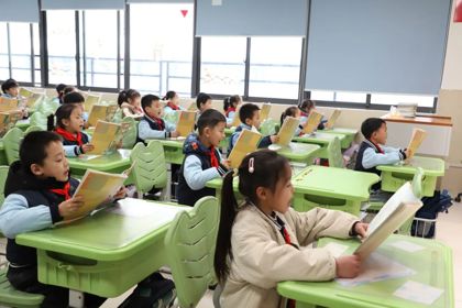 【湾小快讯】幽幽书香润心田 水滴诵读展风采 ——太湖湾实小“书声润心·水秘藏韵”整班诵读比赛