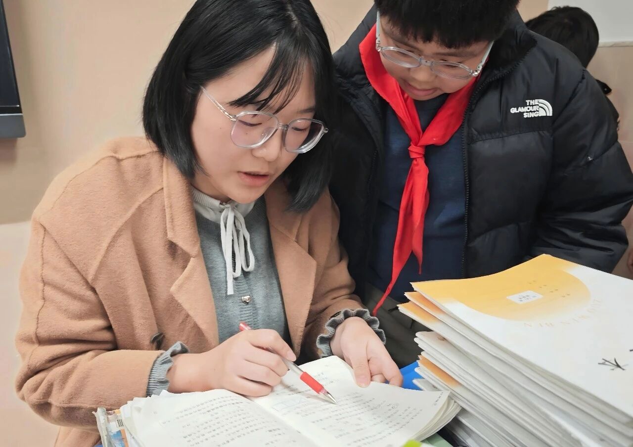 【最美微光】系列报道：微光守望成长，丹心润泽童心——记太湖湾实小语文组吴逸菁老师