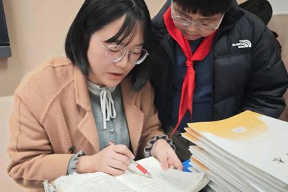 【最美微光】系列报道：微光守望成长，丹心润泽童心——记太湖湾实小语文组吴逸菁老师