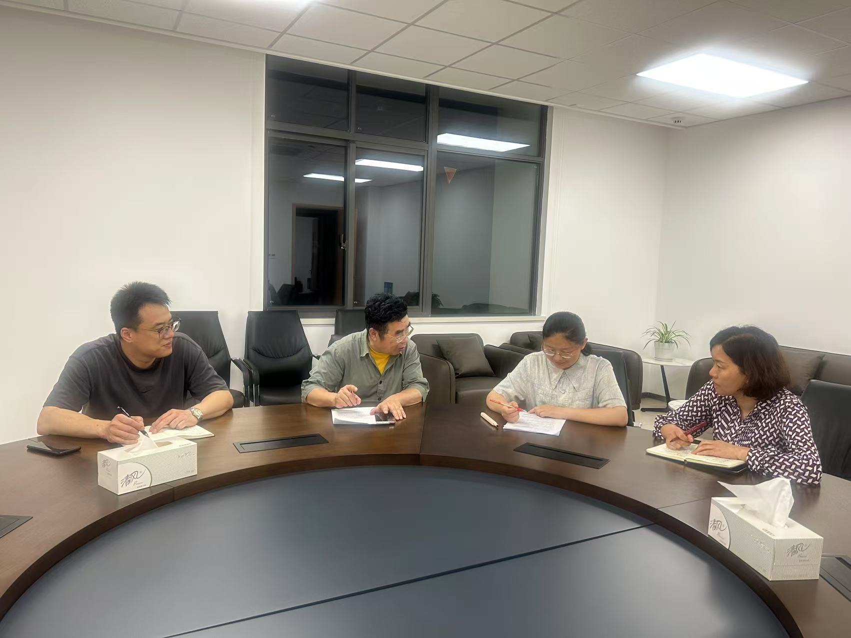 【湾小快讯】指导深改项目，擘画发展蓝图——南京师范大学黄伟教授多次莅临我校进行项目指导