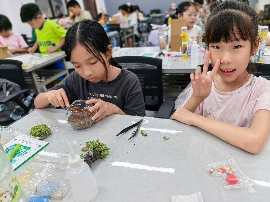 陆逸雯老师走进平江街道暑托班，开展生态文明教育“开学第一课”